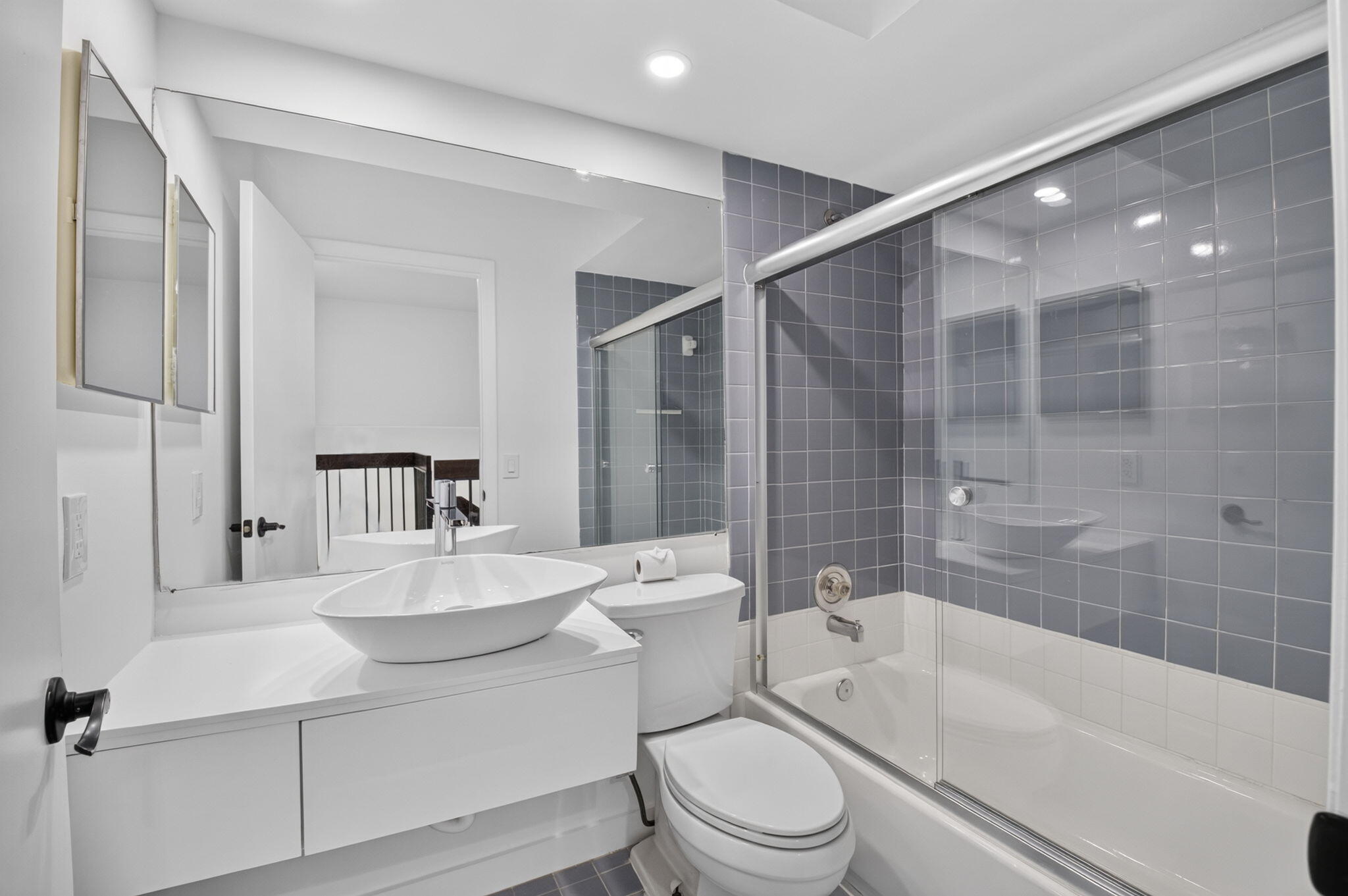 21661 Casa Monte Court Boca Raton, FL 33433 - Photo 31 of 31 2nd Bathroom