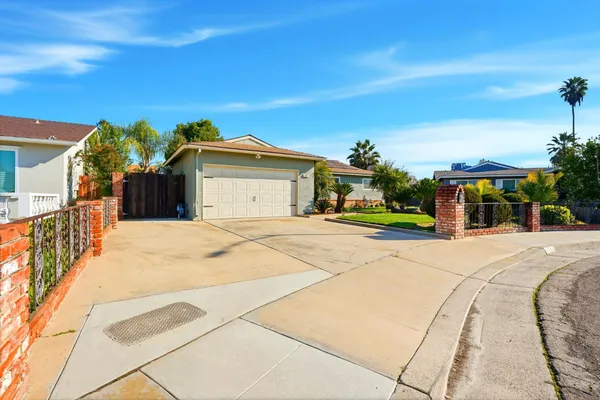 $469,000 | 1273 Bundy Avenue, Clovis, CA 93611