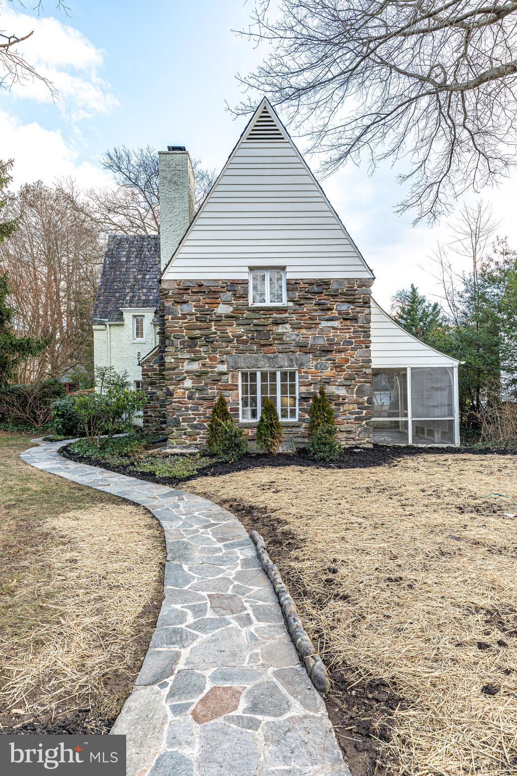 307 Taplow Road Baltimore, MD 21212 - Photo 3 of 35