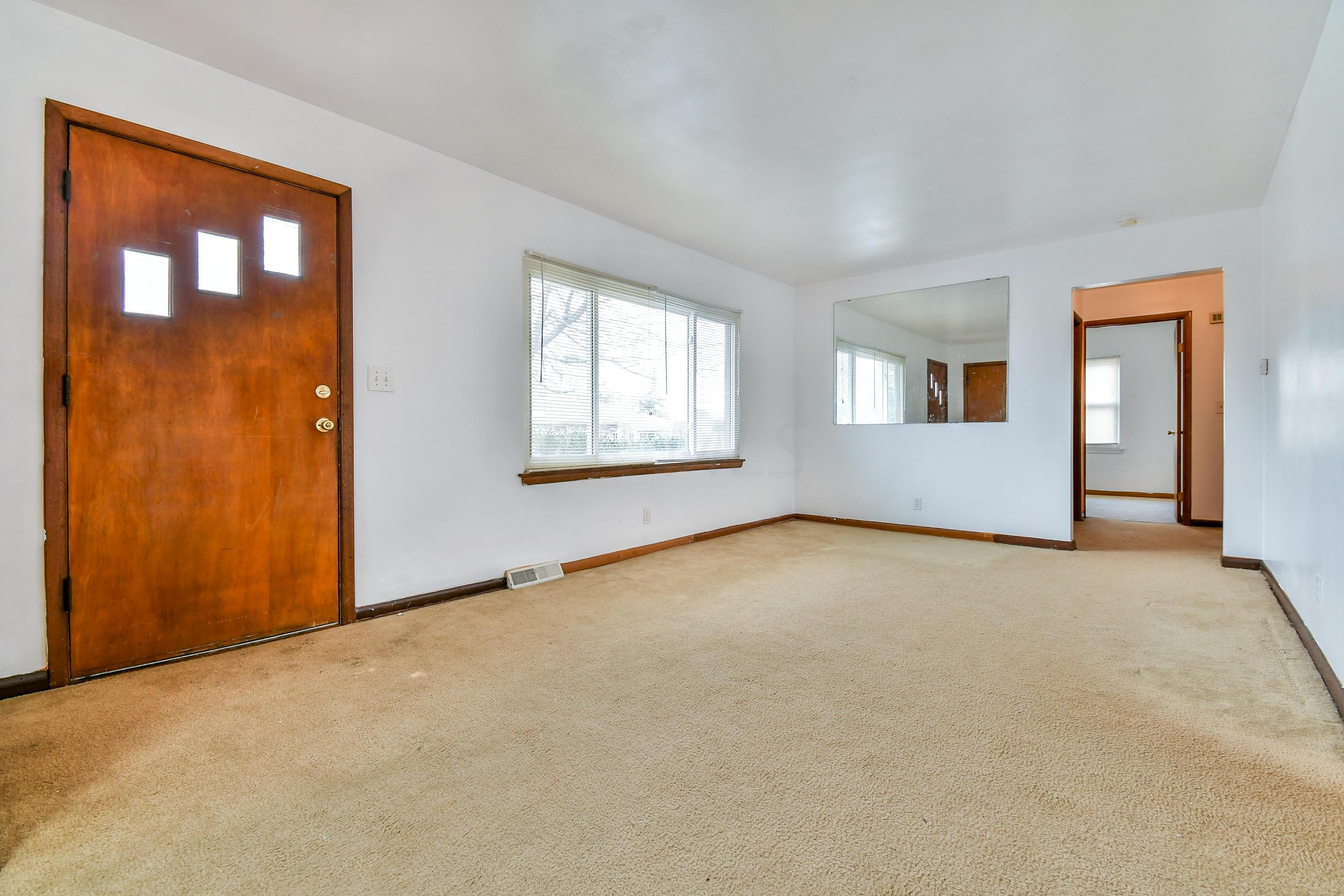 3499 Eakin Road Columbus, OH 43204 - Photo 5 of 31 Gallery Image 5
