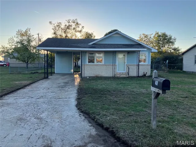 $98,900 | 203 Russell Avenue, Sikeston, MO 63801