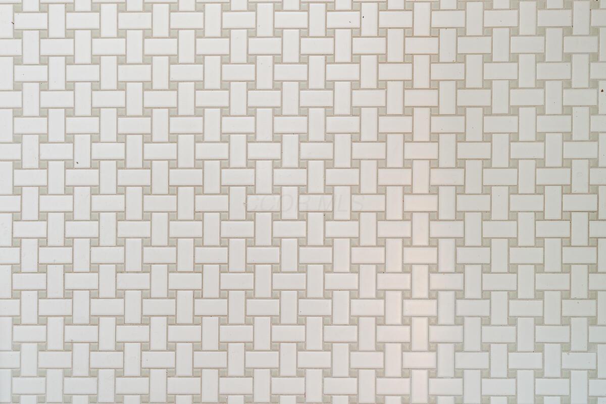 1872 Kentwell Road Columbus, OH 43221 - Photo 18 of 45 Kentwell tile flooring in full bath
