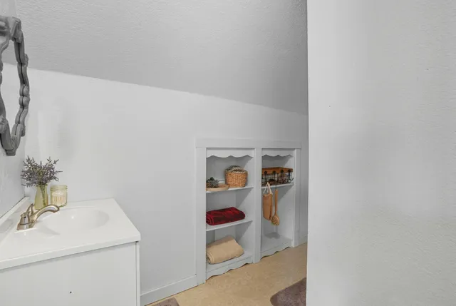 $449,999 | 5283 Estate Road North, Sprague, WA 99032