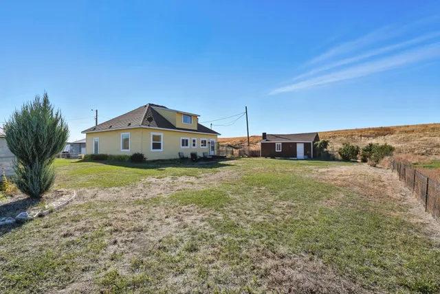 $449,999 | 5283 Estate Road North, Sprague, WA 99032