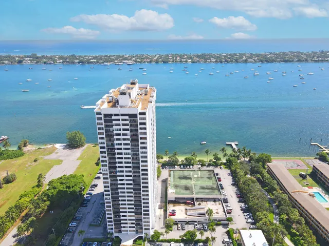 a picture of city view