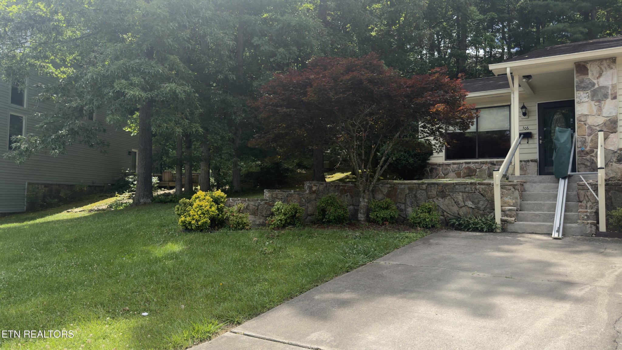 106 Hazleton Lane Oak Ridge, TN 37830 - Photo 4 of 50 Gallery Image 4