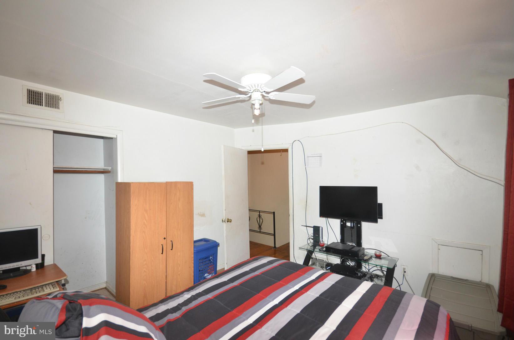 1411 Hopewell Avenue Baltimore, MD 21221 - Photo 14 of 26 Bedroom
