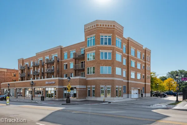 $2,150 | 1 South Lincoln Avenue, Unit 208, Lombard, IL 60148