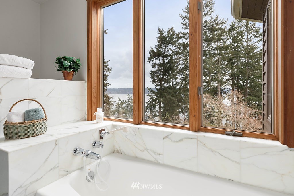 2035 North Bluff Road Greenbank, WA 98253 - Photo 25 of 40 Gallery Image 25