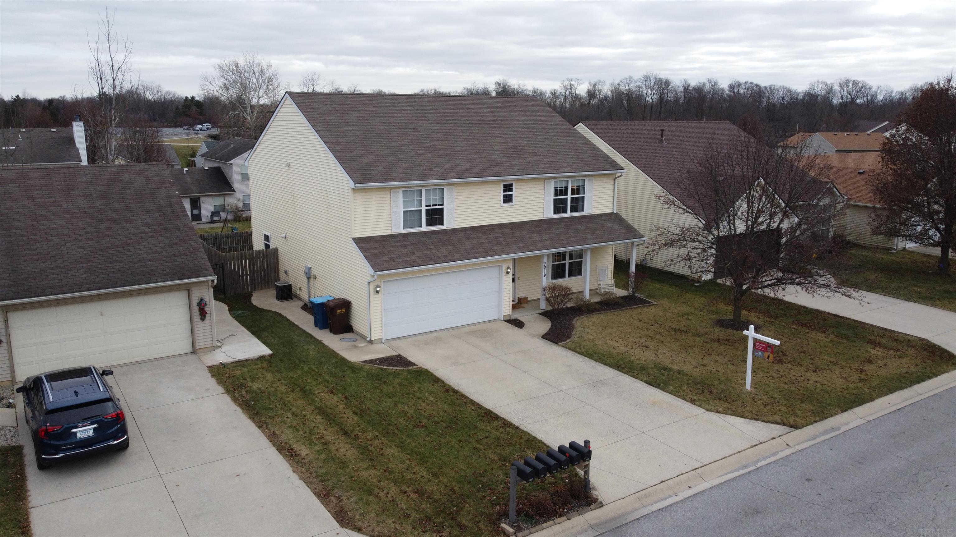 7219 Rob Roy Road Fort Wayne, IN 46814 - Photo 3 of 36