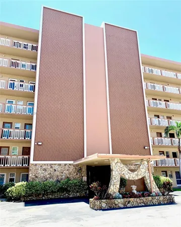 $2,300 | 501 Northeast 14th Avenue, Unit 601, Hallandale Beach, FL 33009