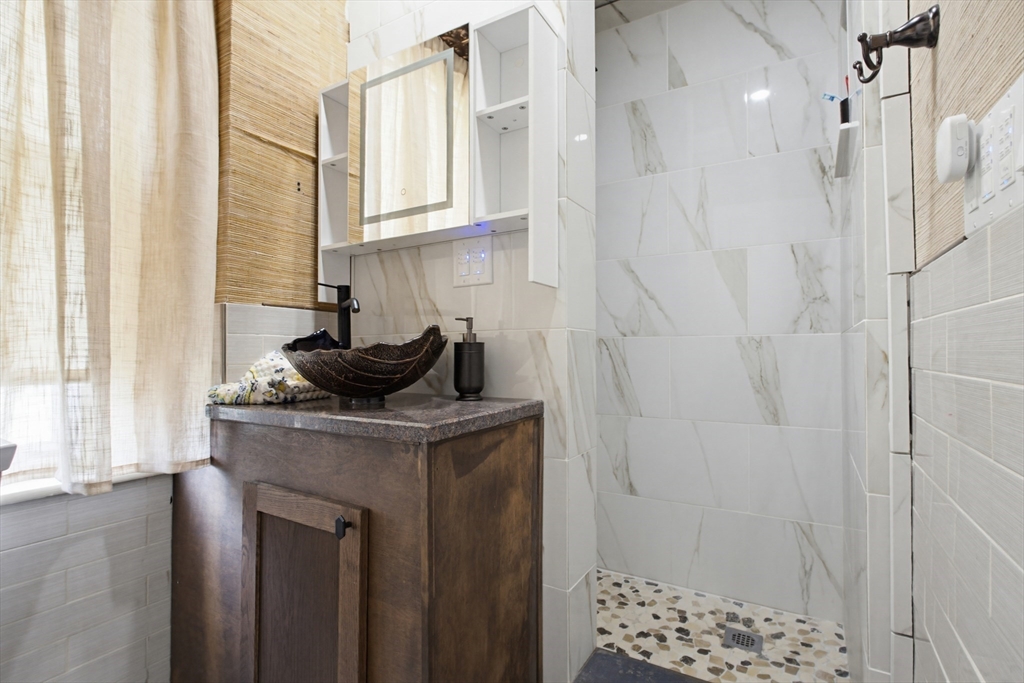 4 Hamill Road Worcester, MA 01602 - Photo 7 of 35 Gallery Image 7