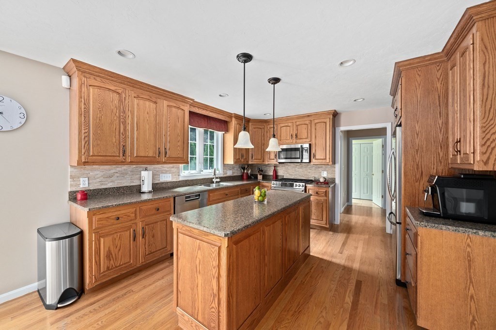 61 Highridge Road Bellingham, MA 02019 - Photo 6 of 39 Gallery Image 6