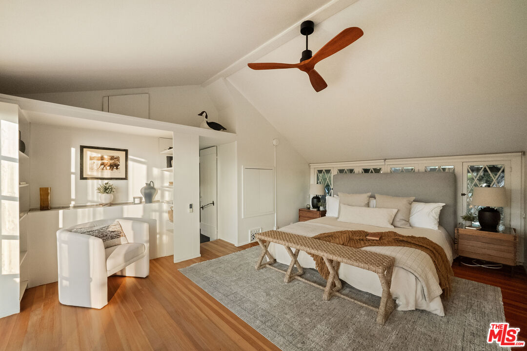 237 Mabery Road Santa Monica, CA 90402 - Photo 18 of 43 a bedroom with a bed and a table