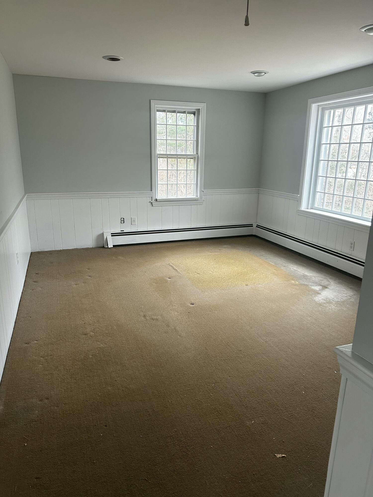 33 Old Colony Road Harwich, MA 02645 - Photo 7 of 16 an empty room with a window