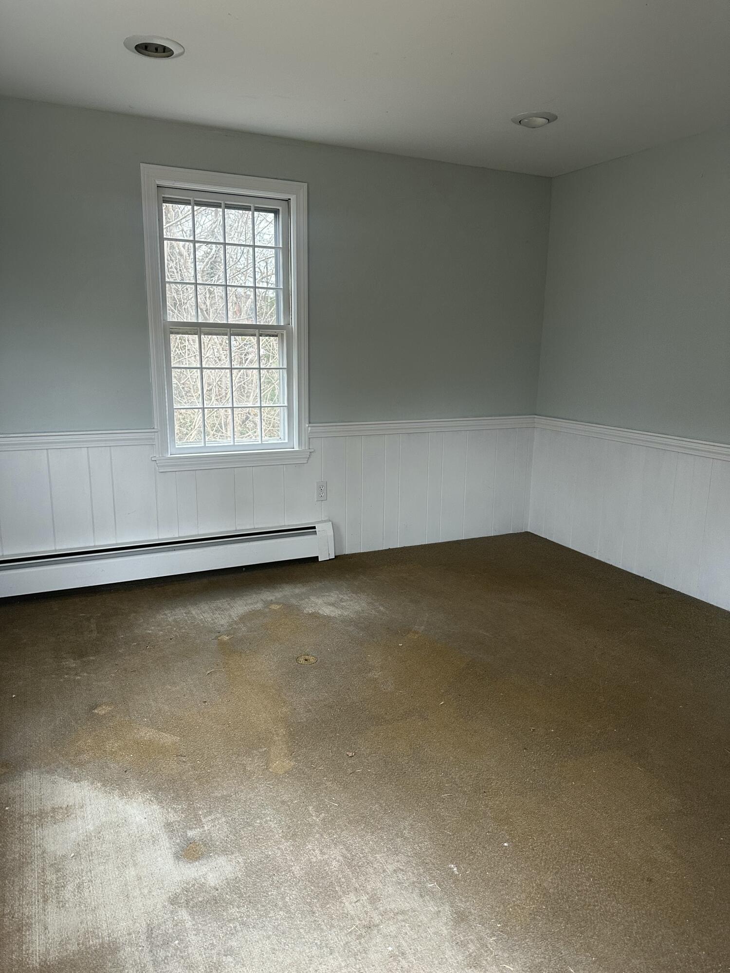 33 Old Colony Road Harwich, MA 02645 - Photo 8 of 16 an empty room with a window