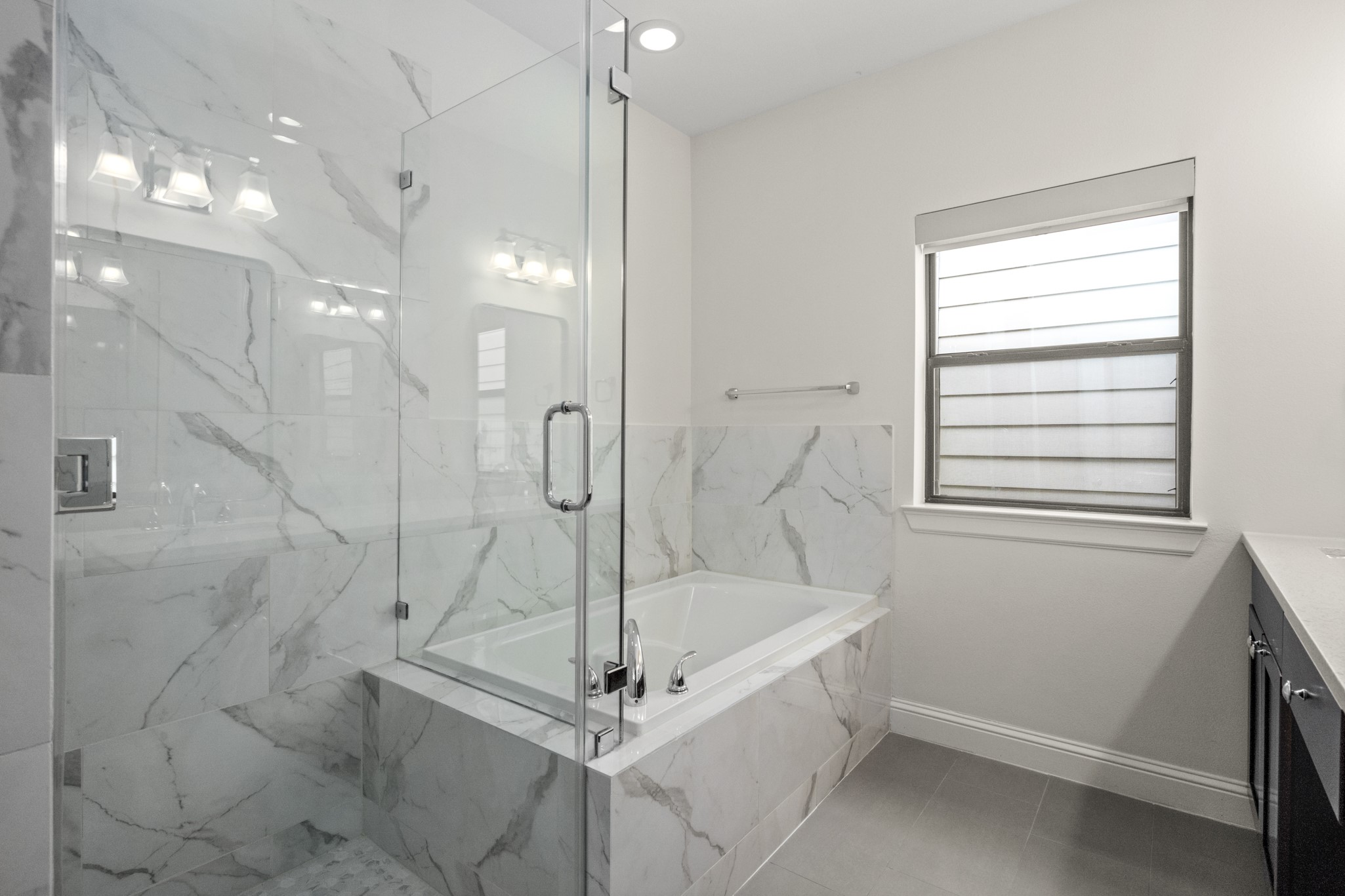 742 West 24th Street Houston, TX 77008 - Photo 10 of 29