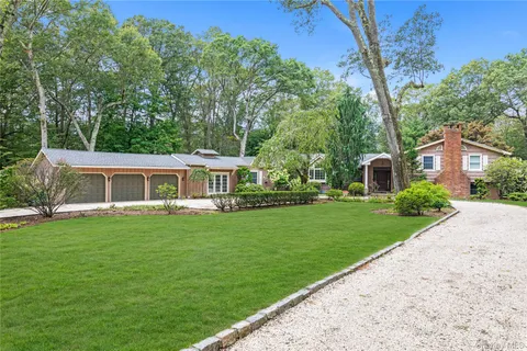 $2,495,000 | 11 Quaker Ridge Road, Glen Head, NY 11545