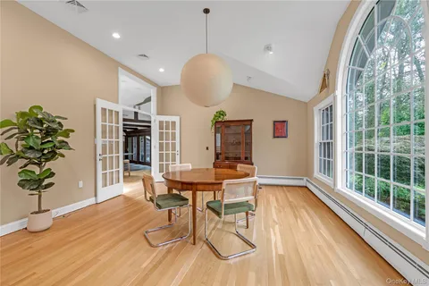 $2,495,000 | 11 Quaker Ridge Road, Glen Head, NY 11545