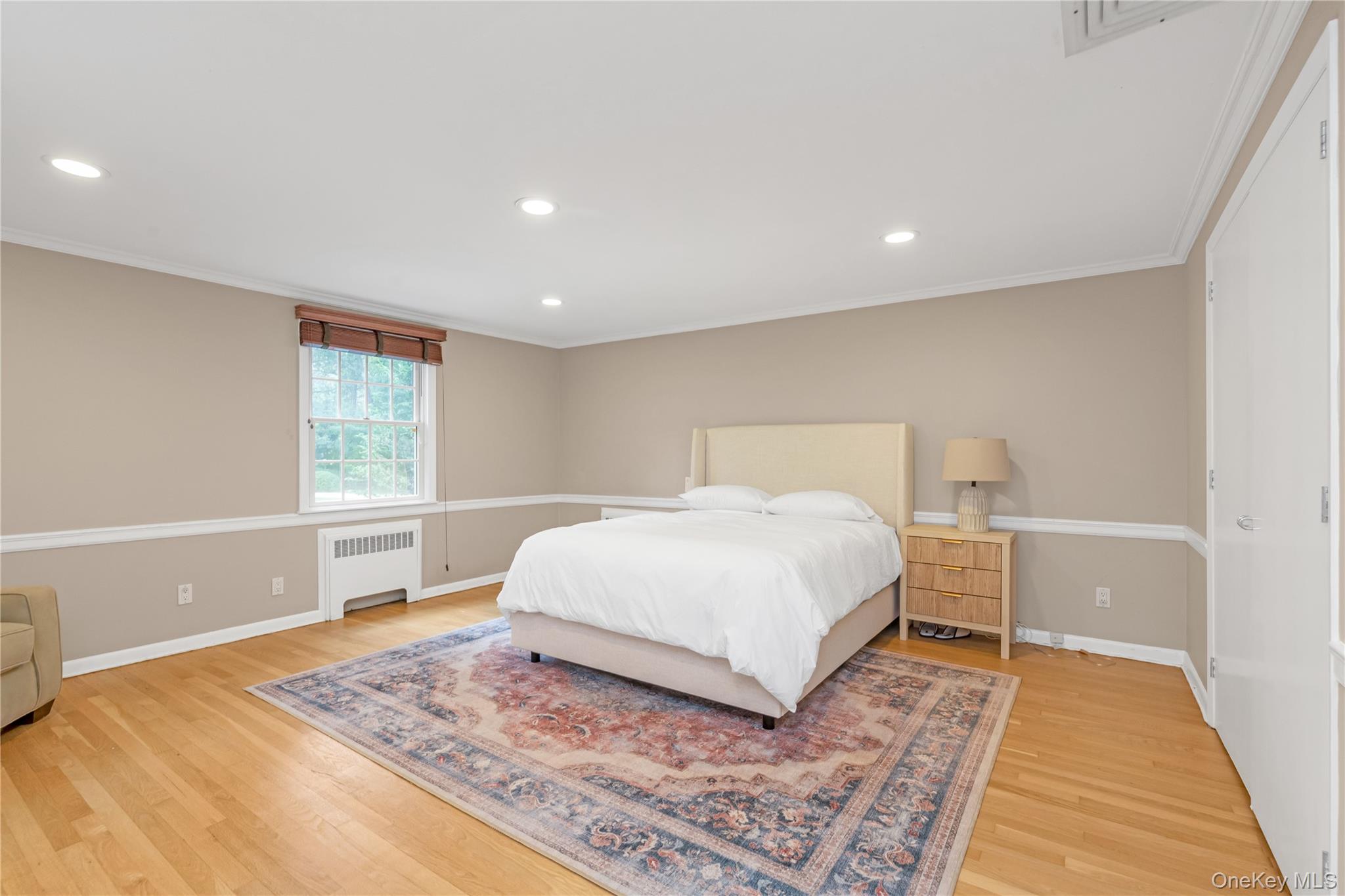 11 Quaker Ridge Road Glen Head, NY 11545 - Photo 22 of 32 Primary bedroom suite