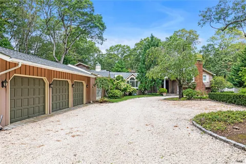 $2,495,000 | 11 Quaker Ridge Road, Glen Head, NY 11545