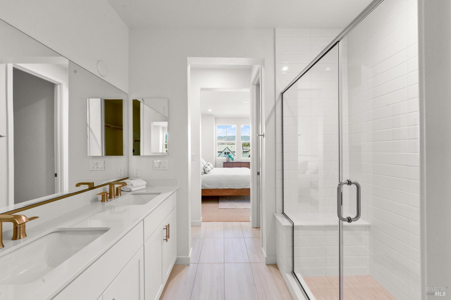 1460 Waterside Lane Rohnert Park, CA 94928 - Photo 14 of 21 a en suite bathroom with a double vanity sink and a mirror