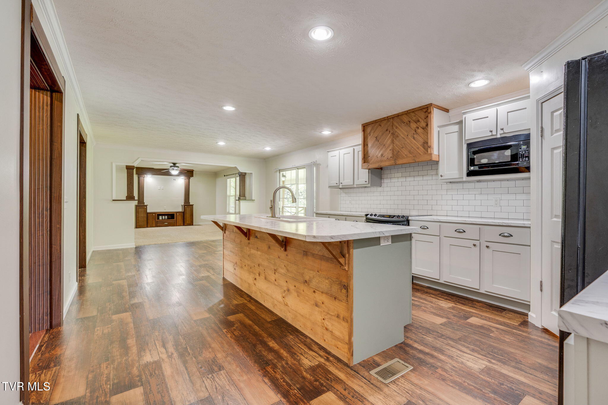 474 Thornburg Road Fall Branch, TN 37656 - Photo 7 of 87 009