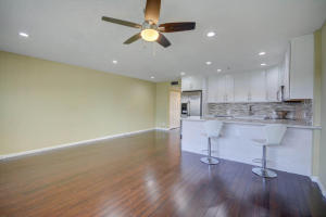 40 Dorset A Boca Raton, FL 33434 - Photo 2 of 14 20180801205237125920000000