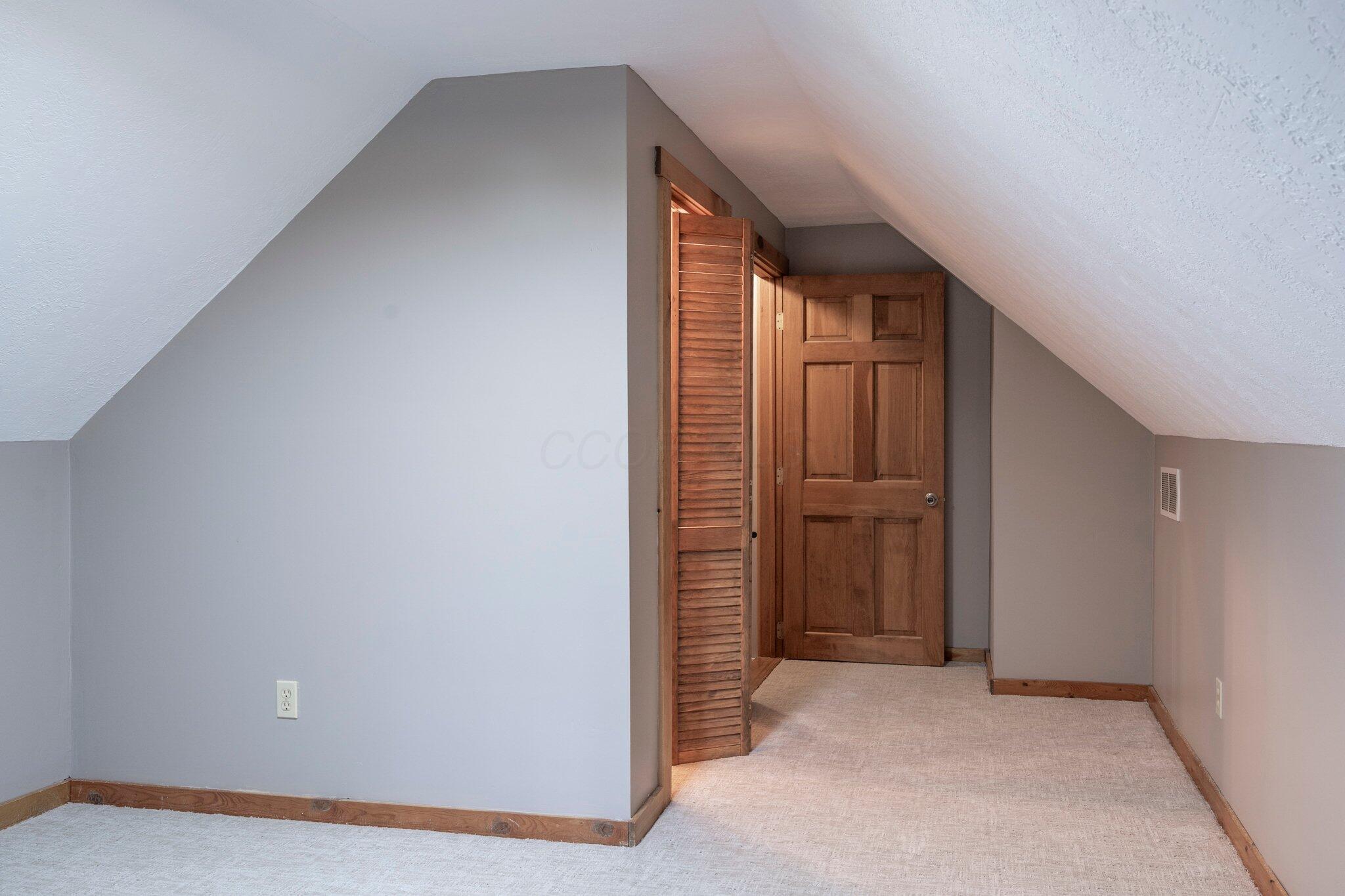 711 Ghormley Road, Unit SE Washington Court House, OH 43160 - Photo 41 of 69 Bedroom located above living room