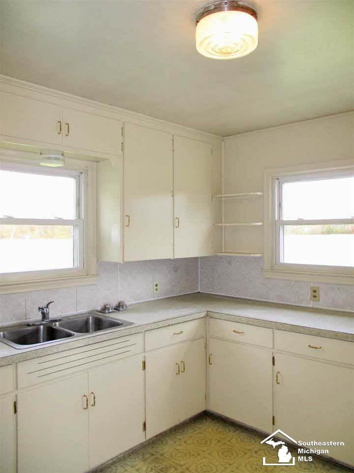 12926 Ostrander Road Maybee, MI 48159 - Photo 5 of 24 20452140-4.JPG