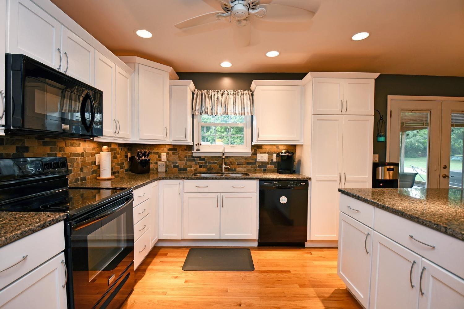 5663 Haubner Road Cincinnati, OH 45247 - Photo 9 of 35