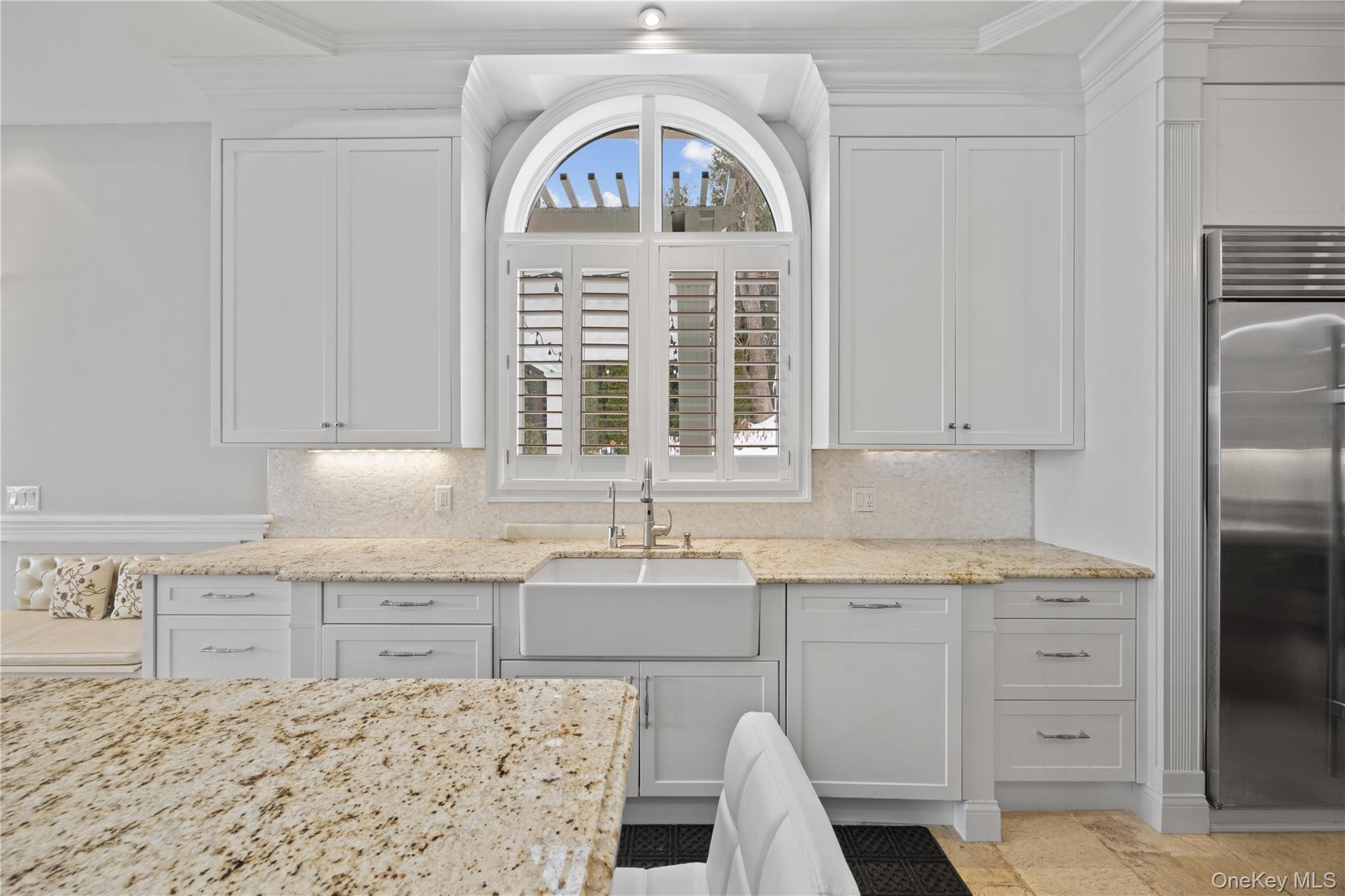 333 East Shore Road Kings Point, NY 11023 - Photo 14 of 44