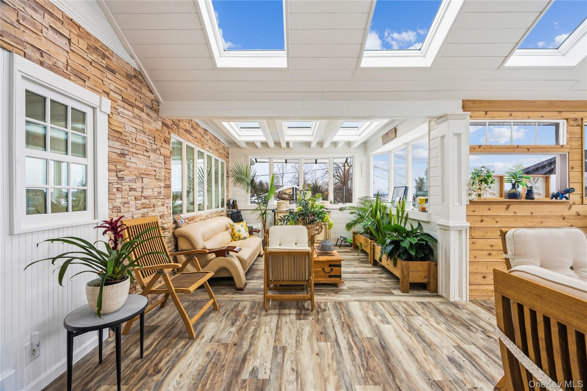 333 East Shore Road Kings Point, NY 11023 - Photo 19 of 44