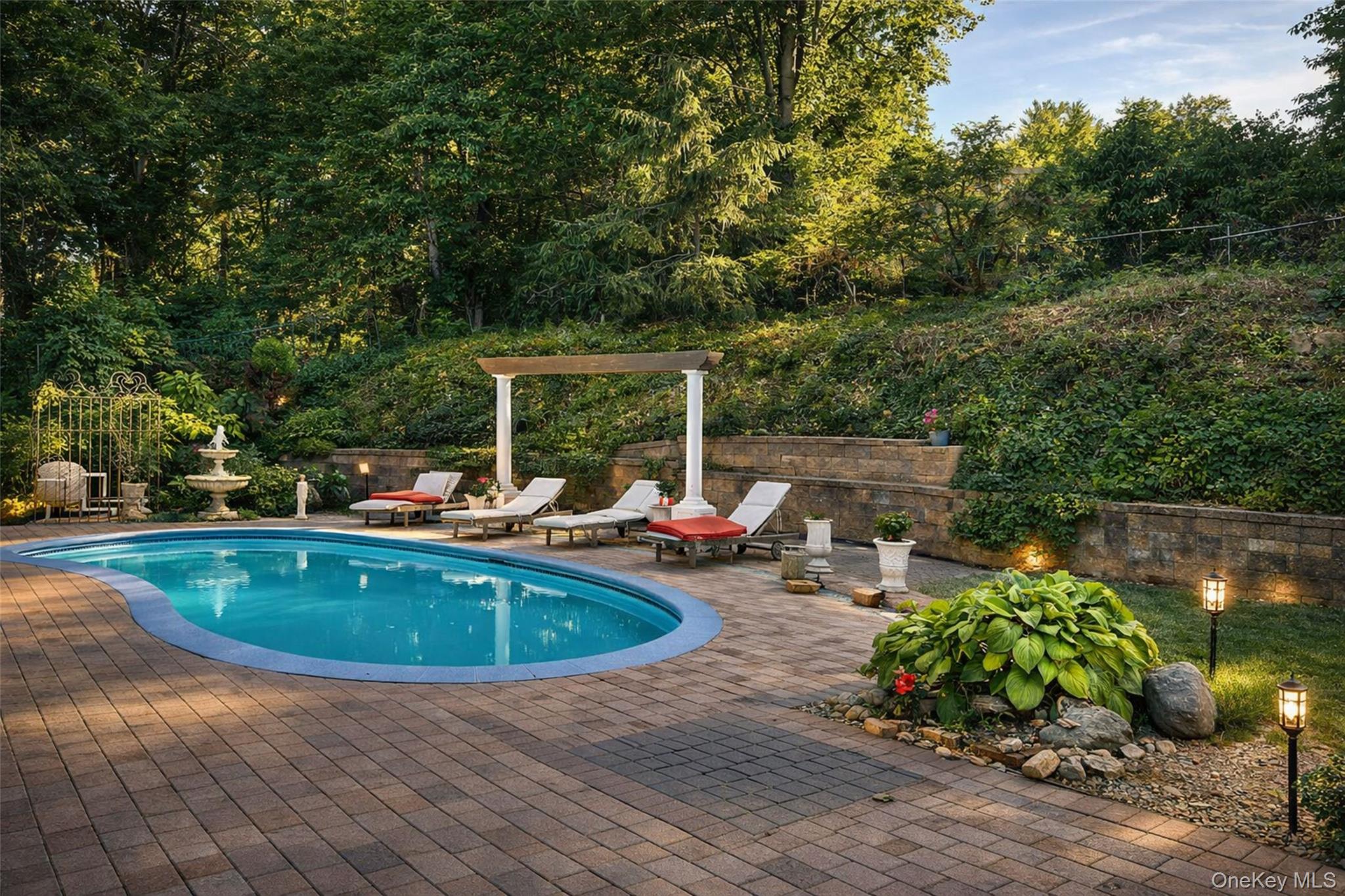 333 East Shore Road Kings Point, NY 11023 - Photo 6 of 44