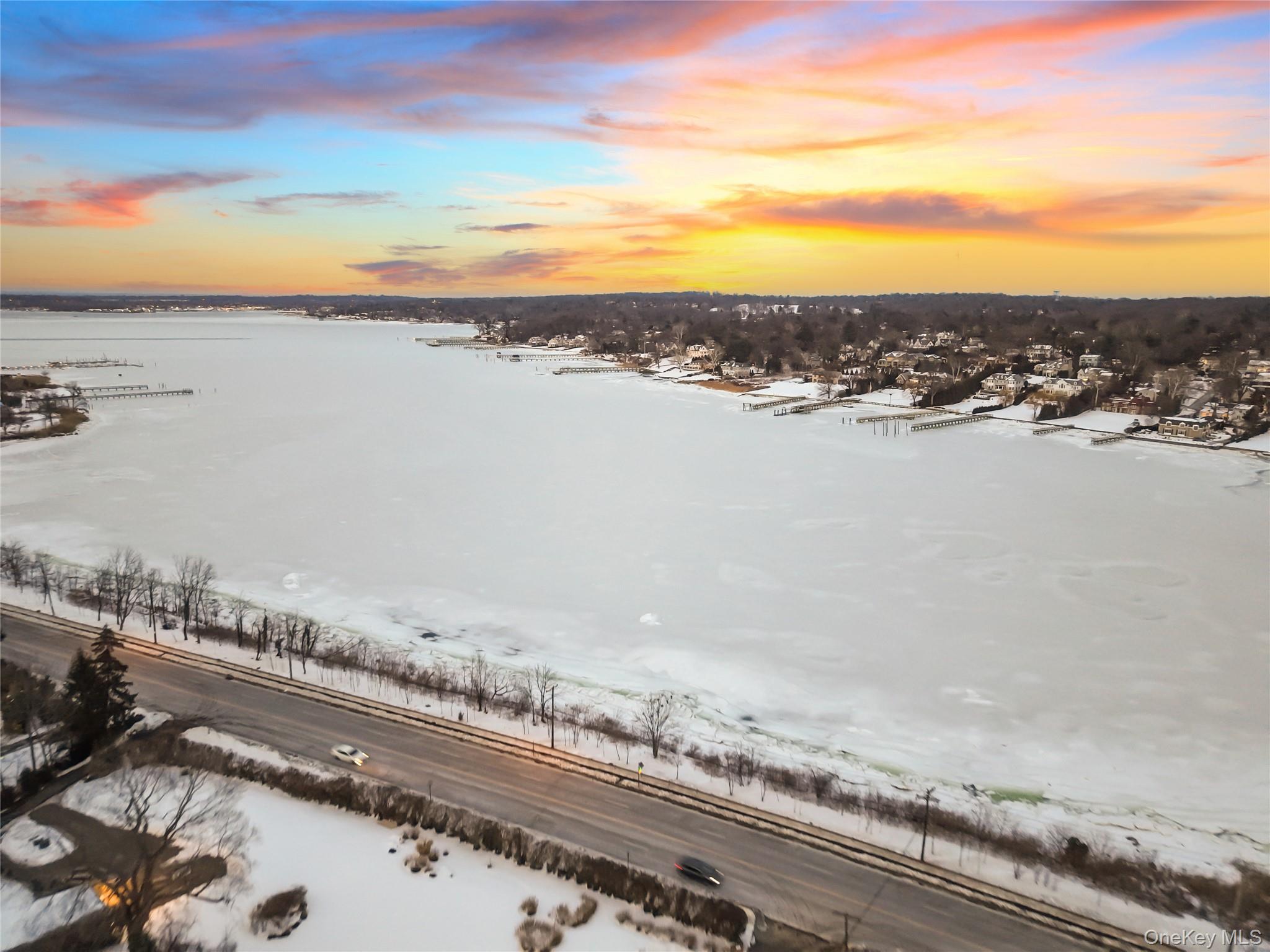 333 East Shore Road Kings Point, NY 11023 - Photo 8 of 44