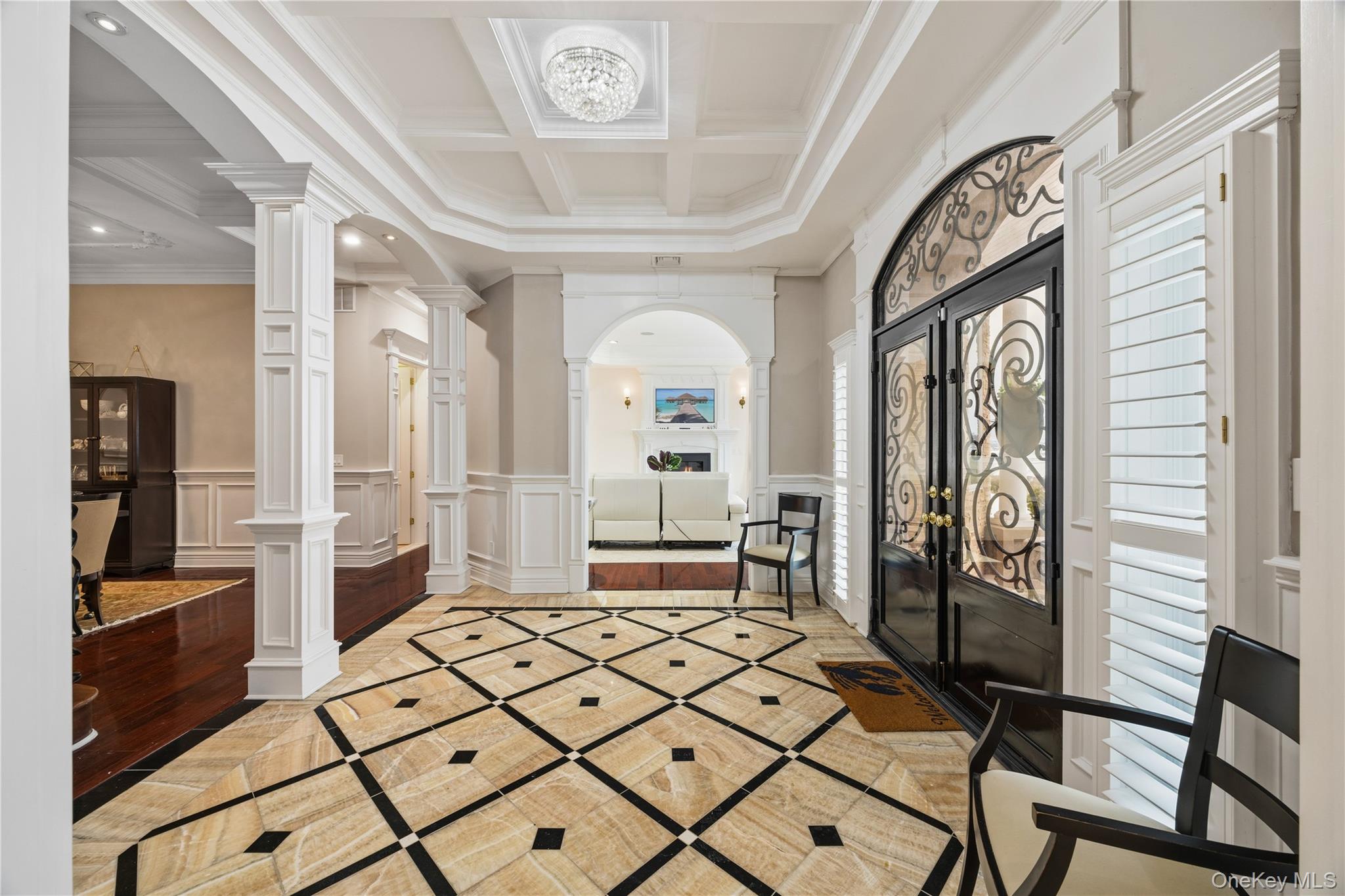 333 East Shore Road Kings Point, NY 11023 - Photo 10 of 44