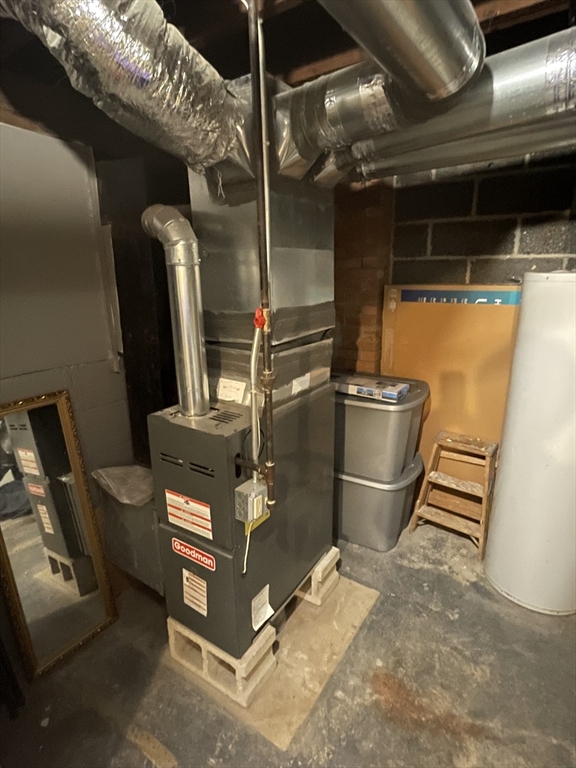 40 Ames Street Springfield, MA 01104 - Photo 9 of 14