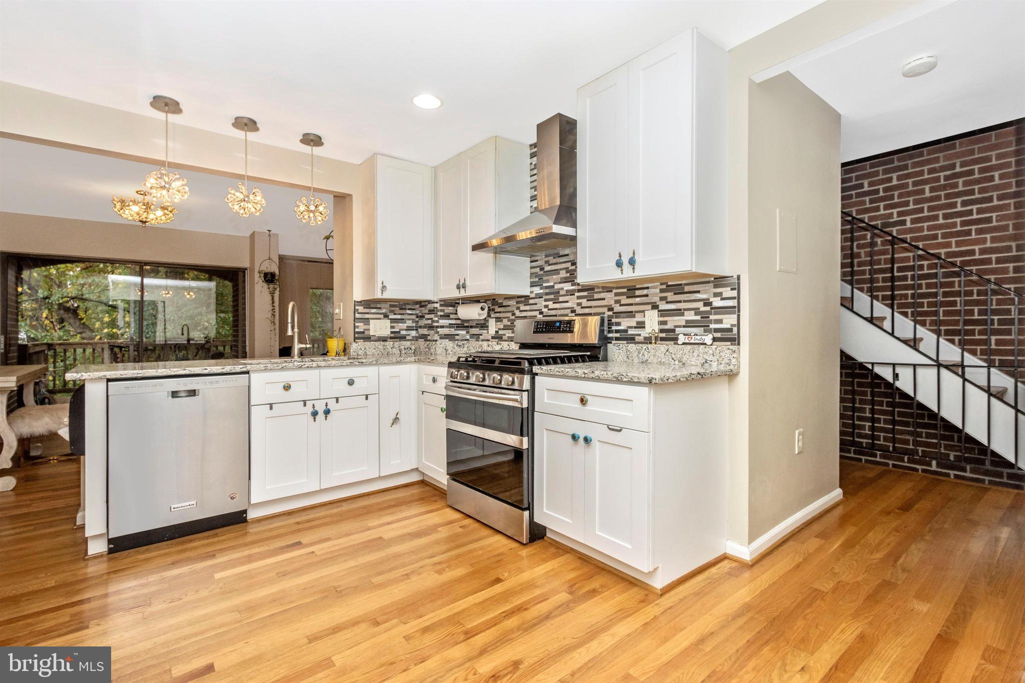 8102 Inverness Ridge Road Potomac, MD 20854 - Photo 16 of 48