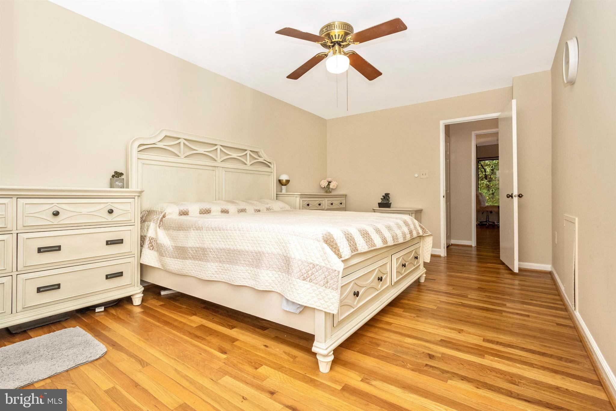 8102 Inverness Ridge Road Potomac, MD 20854 - Photo 25 of 48