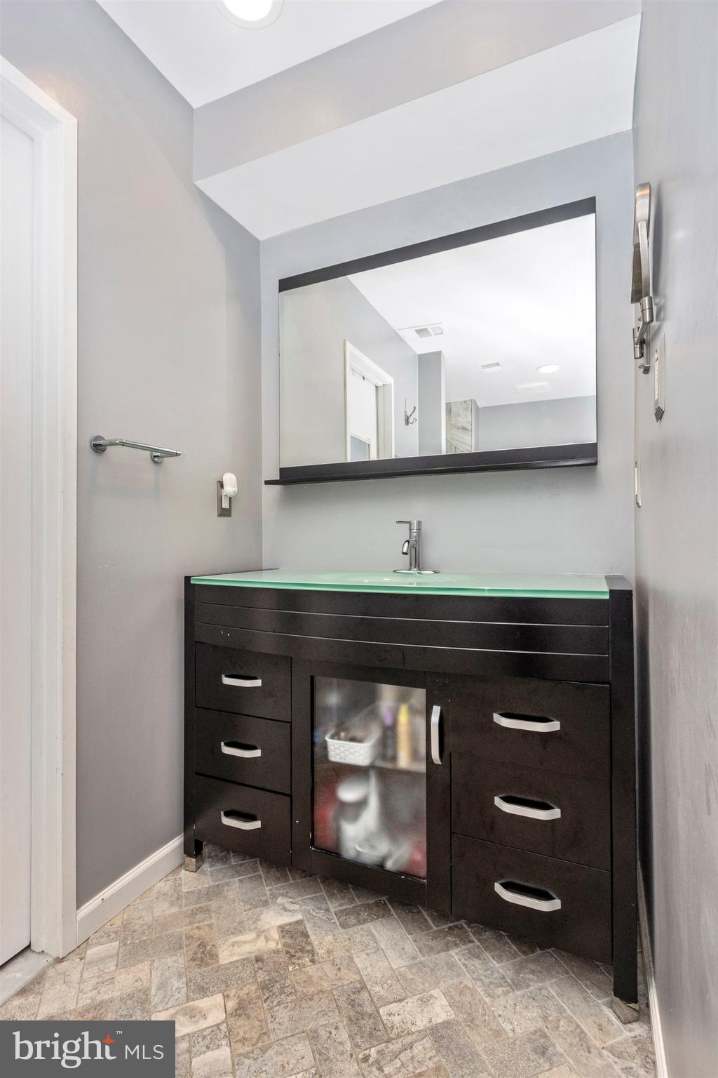 8102 Inverness Ridge Road Potomac, MD 20854 - Photo 27 of 48