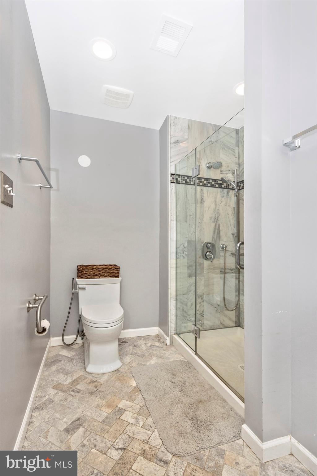 8102 Inverness Ridge Road Potomac, MD 20854 - Photo 28 of 48