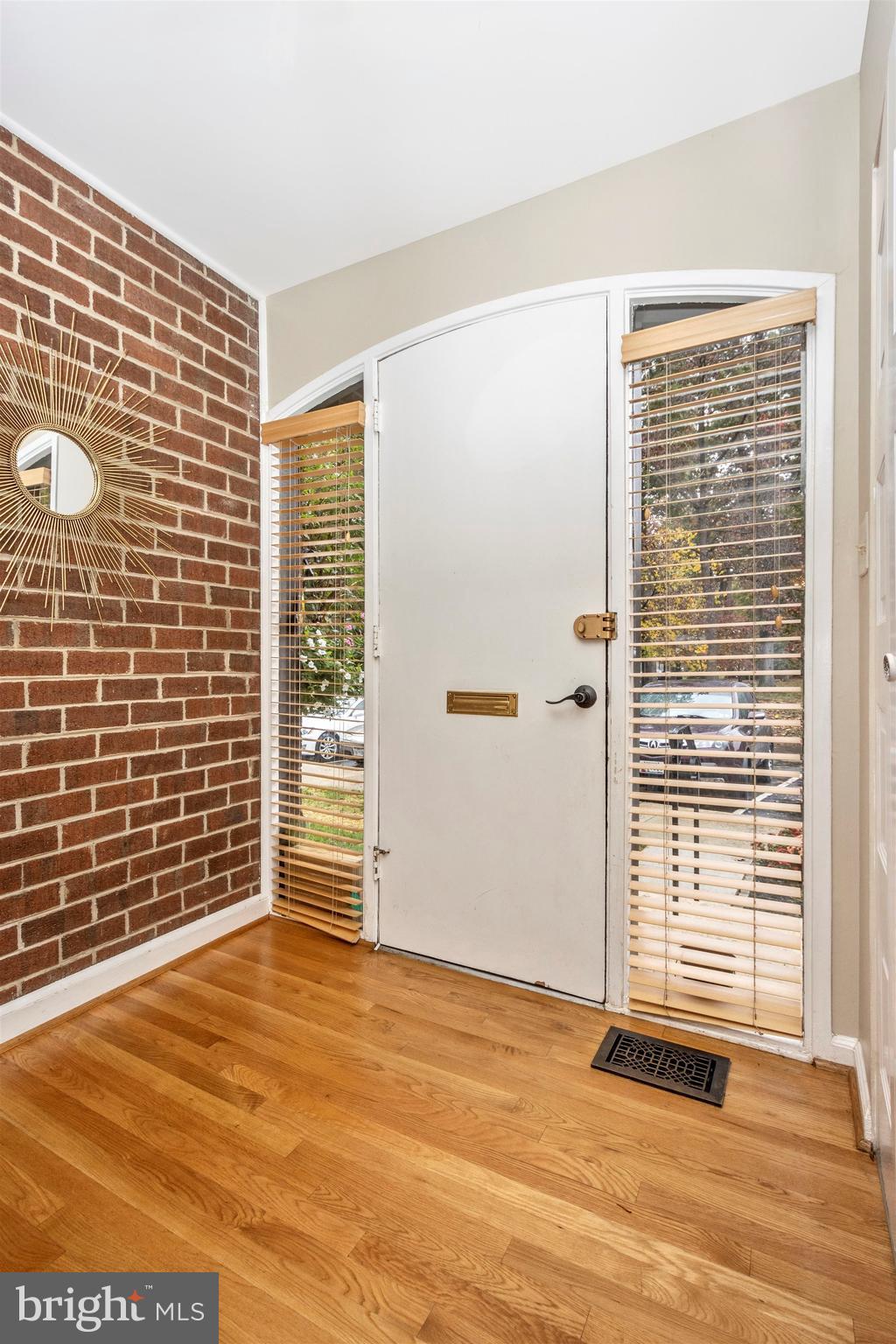 8102 Inverness Ridge Road Potomac, MD 20854 - Photo 4 of 48