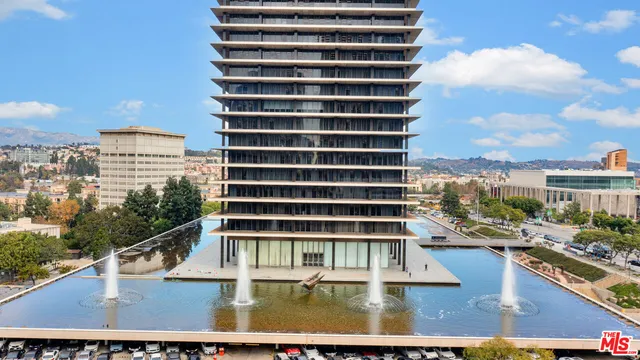 a picture of city view