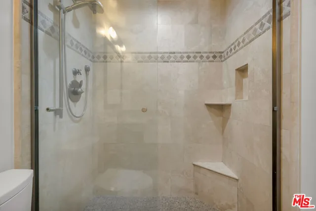 a view of an entryway of the house