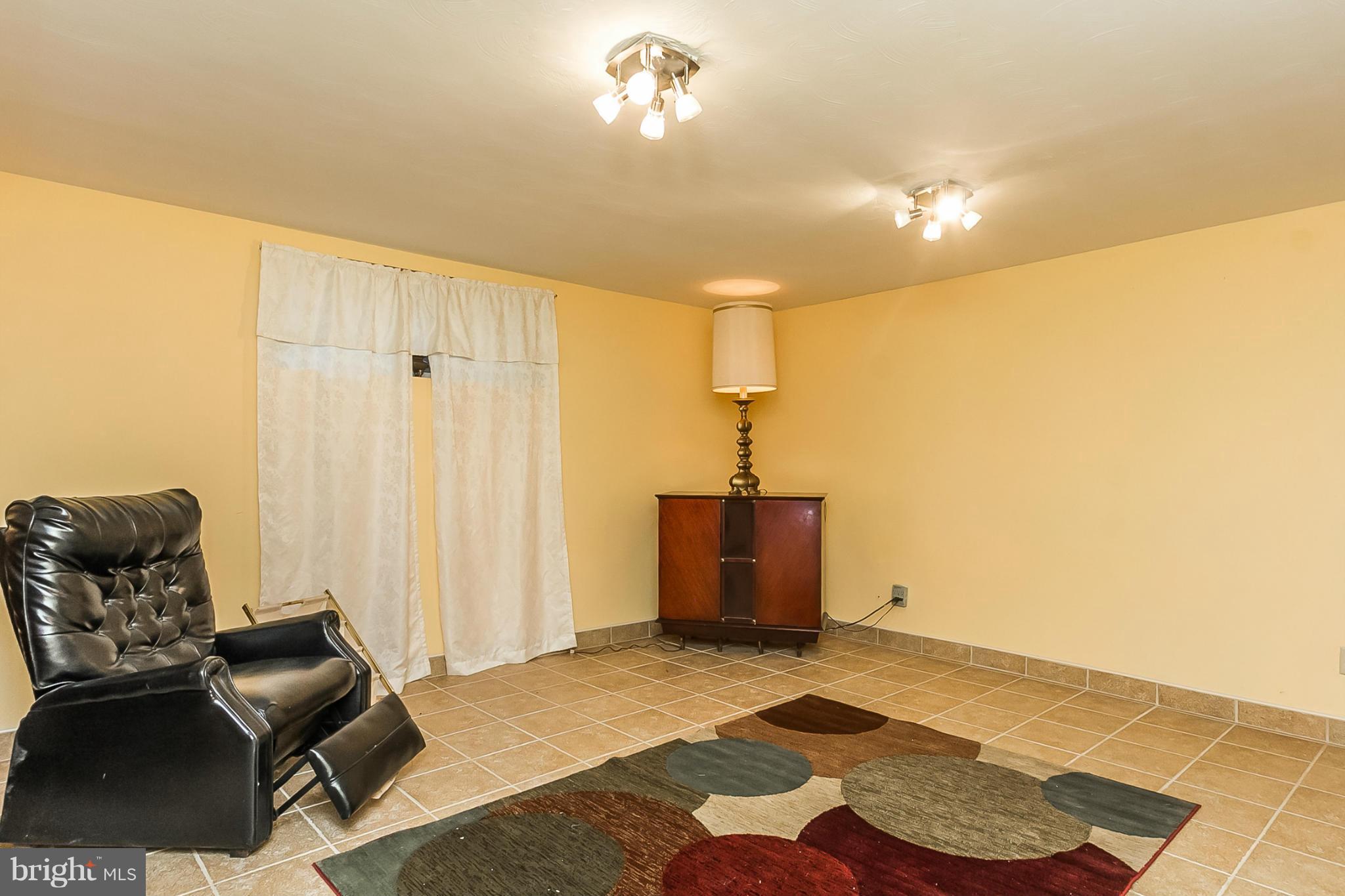 7412 Castlemoor Road Baltimore, MD 21244 - Photo 21 of 30 Family Room