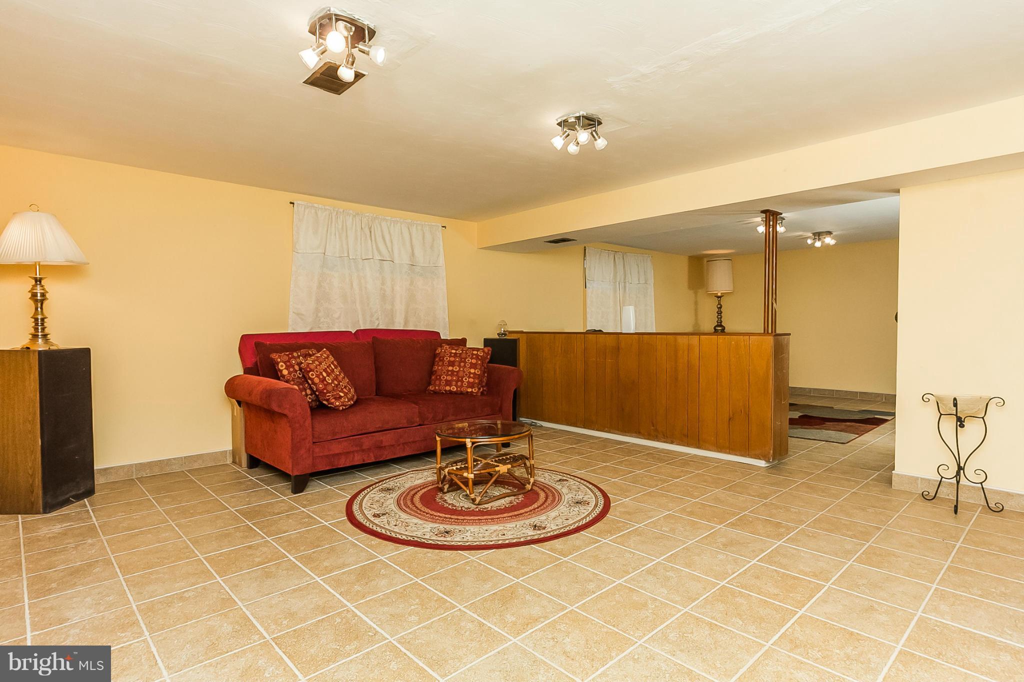7412 Castlemoor Road Baltimore, MD 21244 - Photo 24 of 30 Family Room
