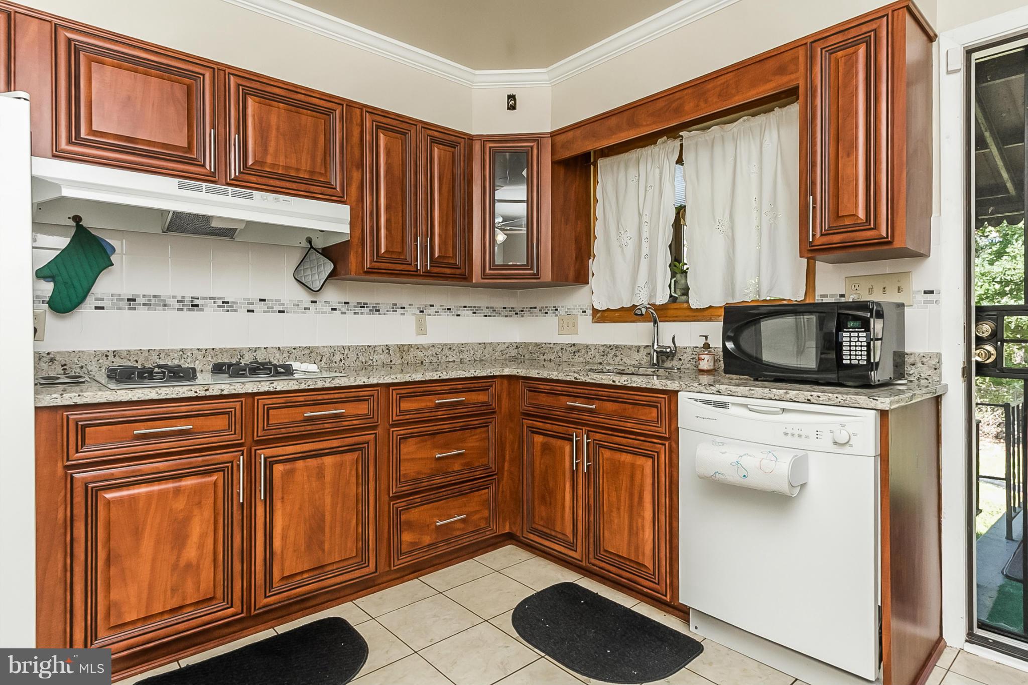 7412 Castlemoor Road Baltimore, MD 21244 - Photo 7 of 30 Kitchen