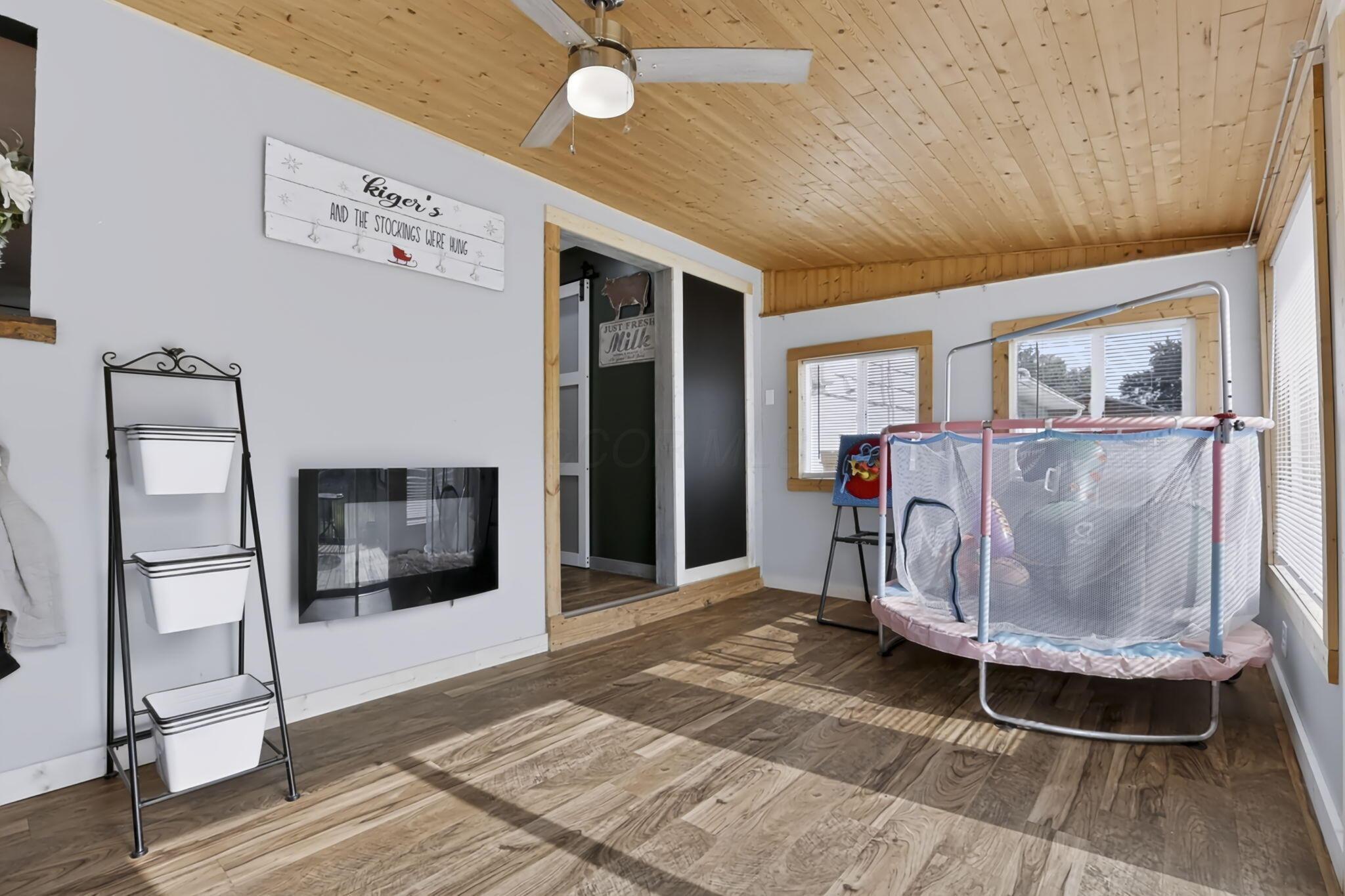 2403 Hickman Road Northeast Newark, OH 43055 - Photo 16 of 62 Sunroom