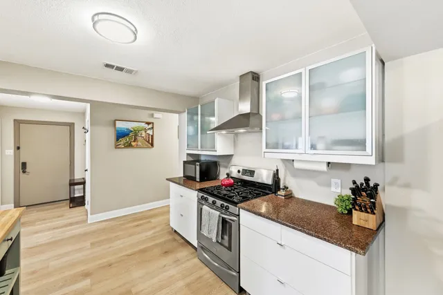 $649,000 | 7210 Towering Oaks Drive, Austin, TX 78745