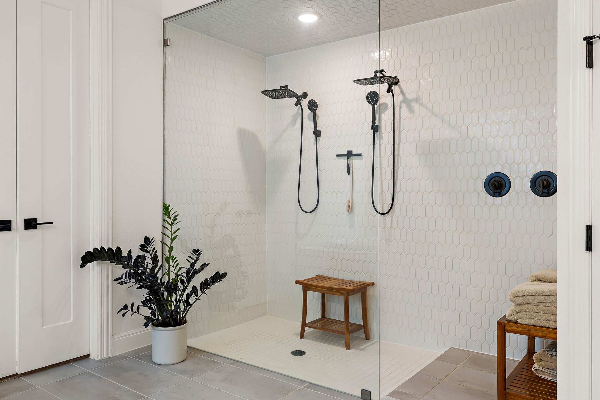 181 Constitution Way Kyle, TX 78640 - Photo 21 of 32 a bathroom with a shower